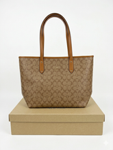 SoHo Carryall Tote RW0034